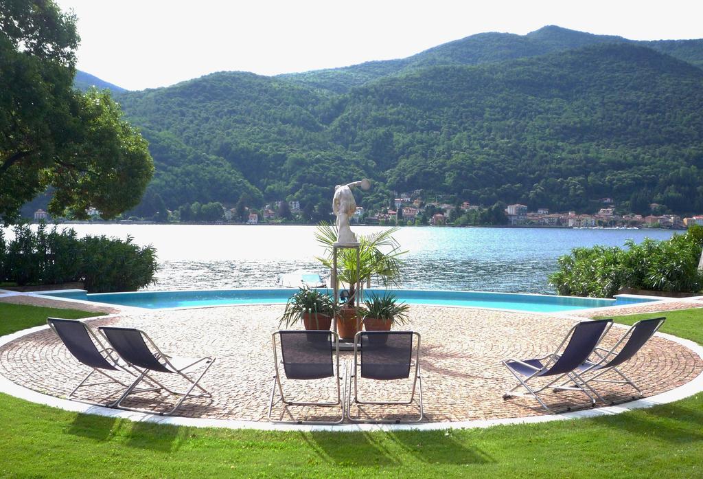 Residence Ville Lago Lugano Porto Ceresio Bagian luar foto