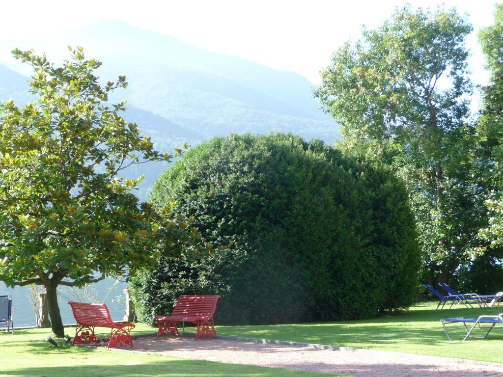 Residence Ville Lago Lugano Porto Ceresio Bagian luar foto