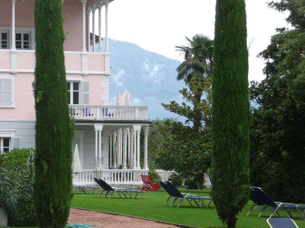 Residence Ville Lago Lugano Porto Ceresio Bagian luar foto