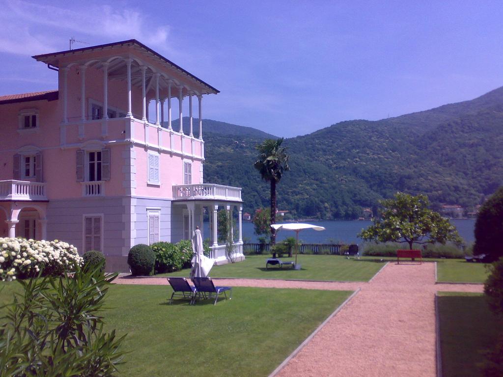 Residence Ville Lago Lugano Porto Ceresio Bagian luar foto